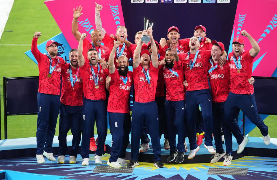 England Celebrate T20 World Cup Win in Style 2