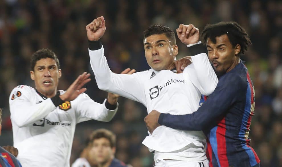 &lsquo;Everyone attacks and defends&rsquo; &ndash; Barcelona star sends warning to Man Utd