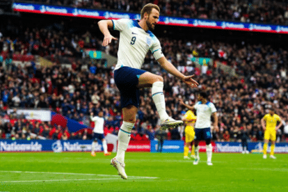 Harry Kane Suggests He&rsquo;ll Stay in England Amid Transfer Links