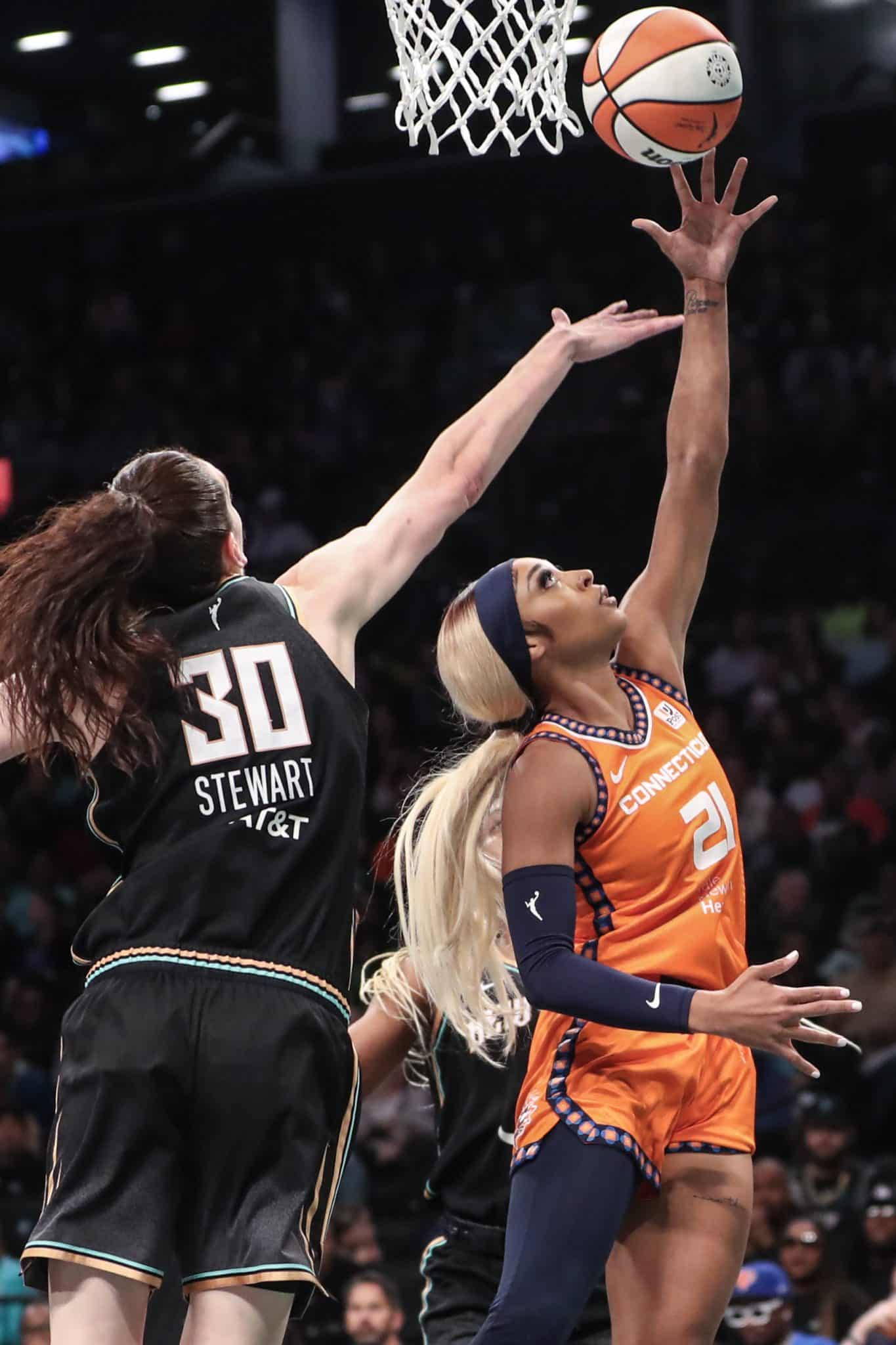 Connecticut Sun vs New York Liberty game 4 prediction and odds: 2023 WNBA semifinals 1 CS vs NYL scaled
