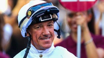 Frankie Dettori postpones retirement to move to America