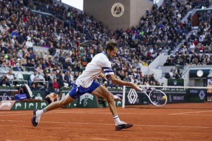 De Minaur vs Medvedev prediction - Medvedev to grind out the win