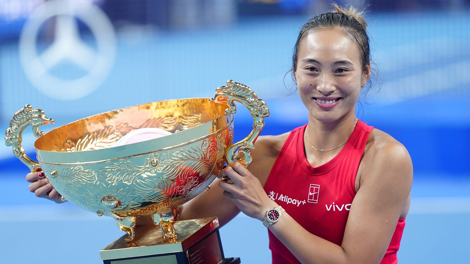 Zheng Qinwen beats Andreeva to win China Open as a wildcard